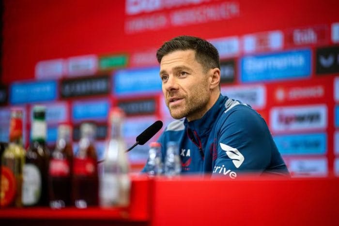 'Meu trabalho não acaba aqui' | Xabi Alonso confirmou que permanecerá como técnico do Bayer Leverkusen